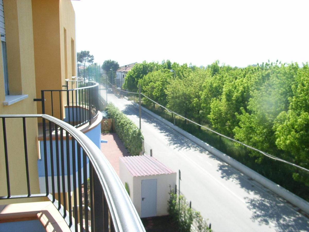 Residence Il Triangolo Roseto Degli Abruzzi Exterior foto
